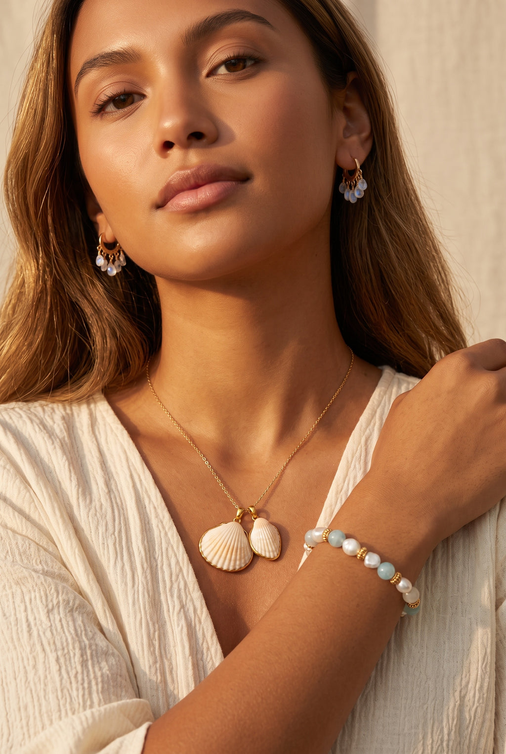 Nīlāmuktā | Chalcedony & Freshwater Pearl Beaded Bracelet in 22k Gold Plated